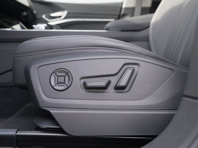 Used 2024 Audi Q8 e-tron Premium Plus w/ Premium Plus Package image 20