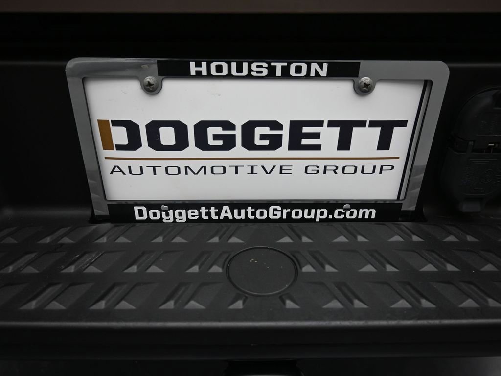 Used 2023 Nissan Titan PRO-4X w/ Pro-4x Convenience Package image 23