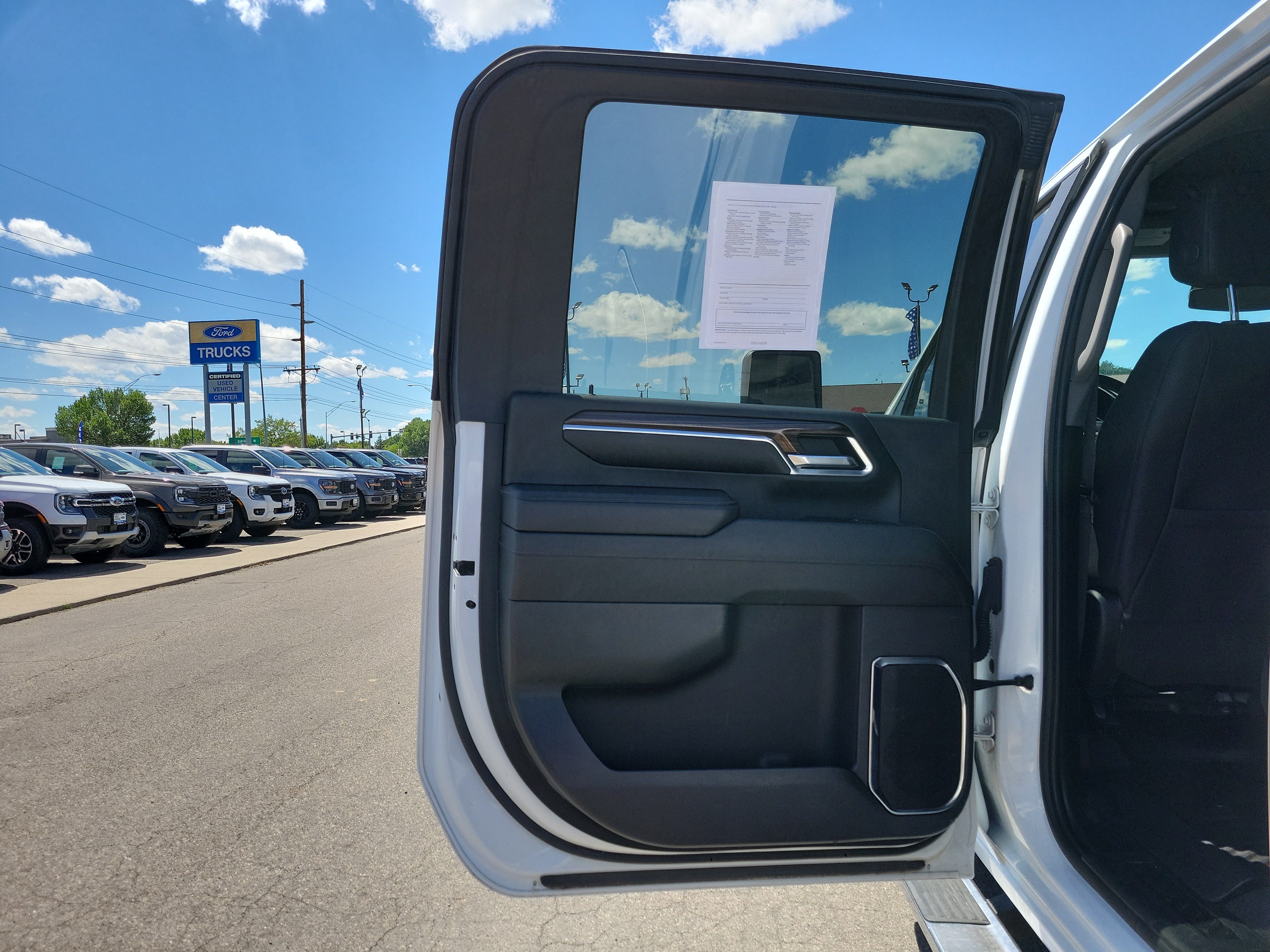 Used 2024 Chevrolet Silverado 2500 LT AWD/4WD image 11