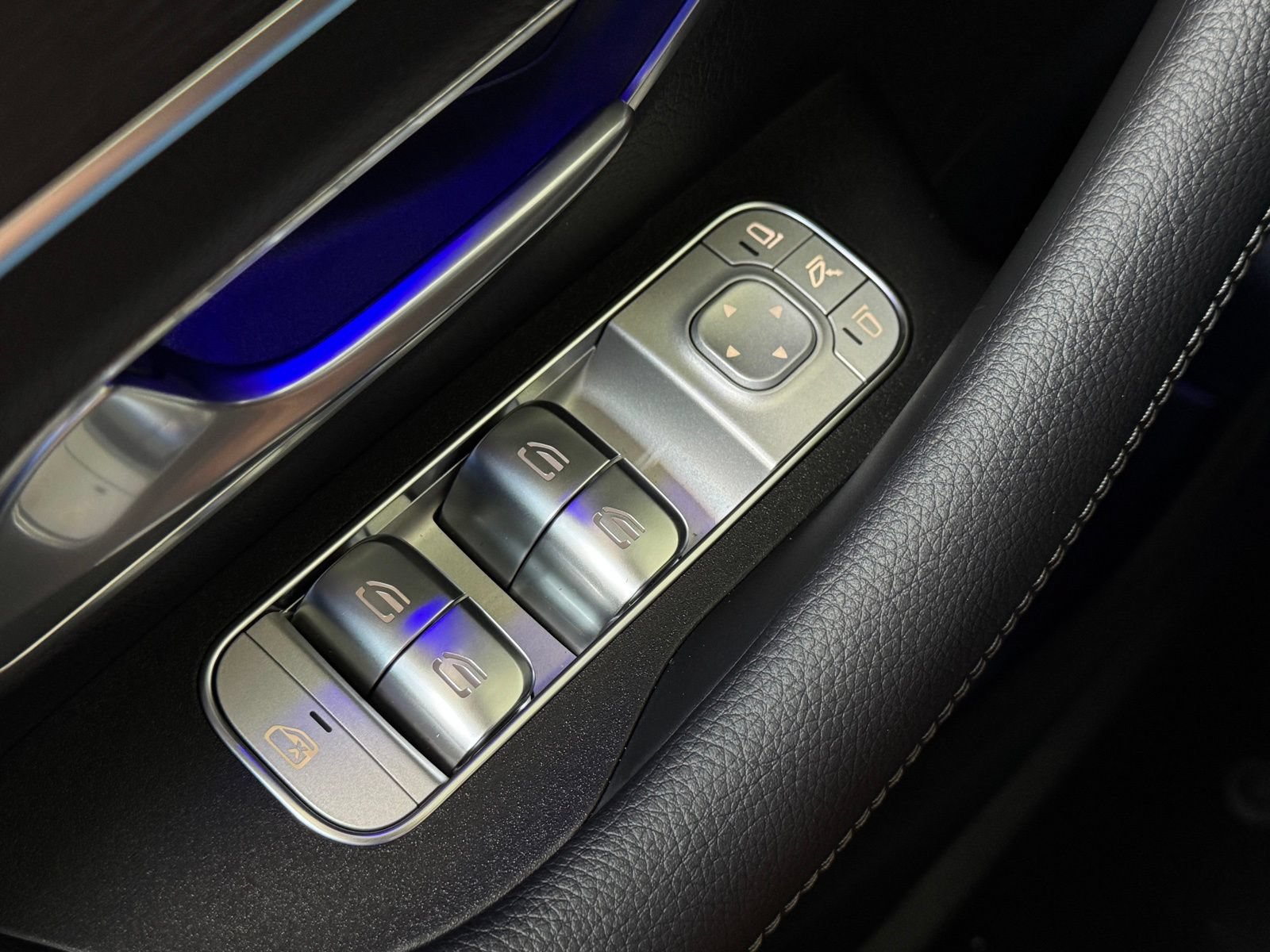 Certified 2025 Mercedes-Benz GLE 350 4MATIC image 19
