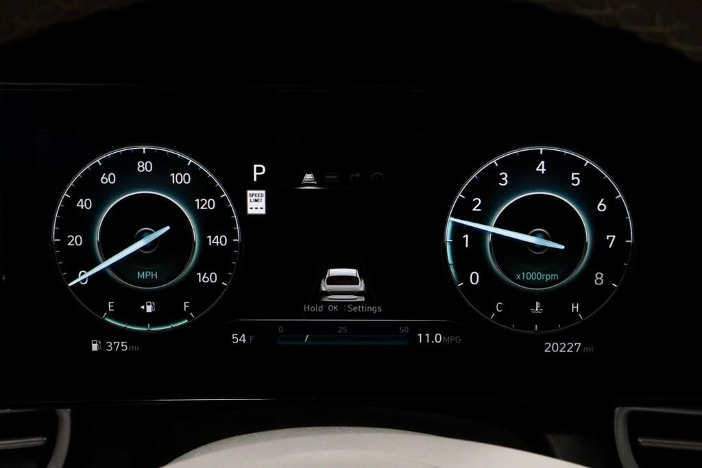 Certified 2025 Hyundai Elantra SEL image 32