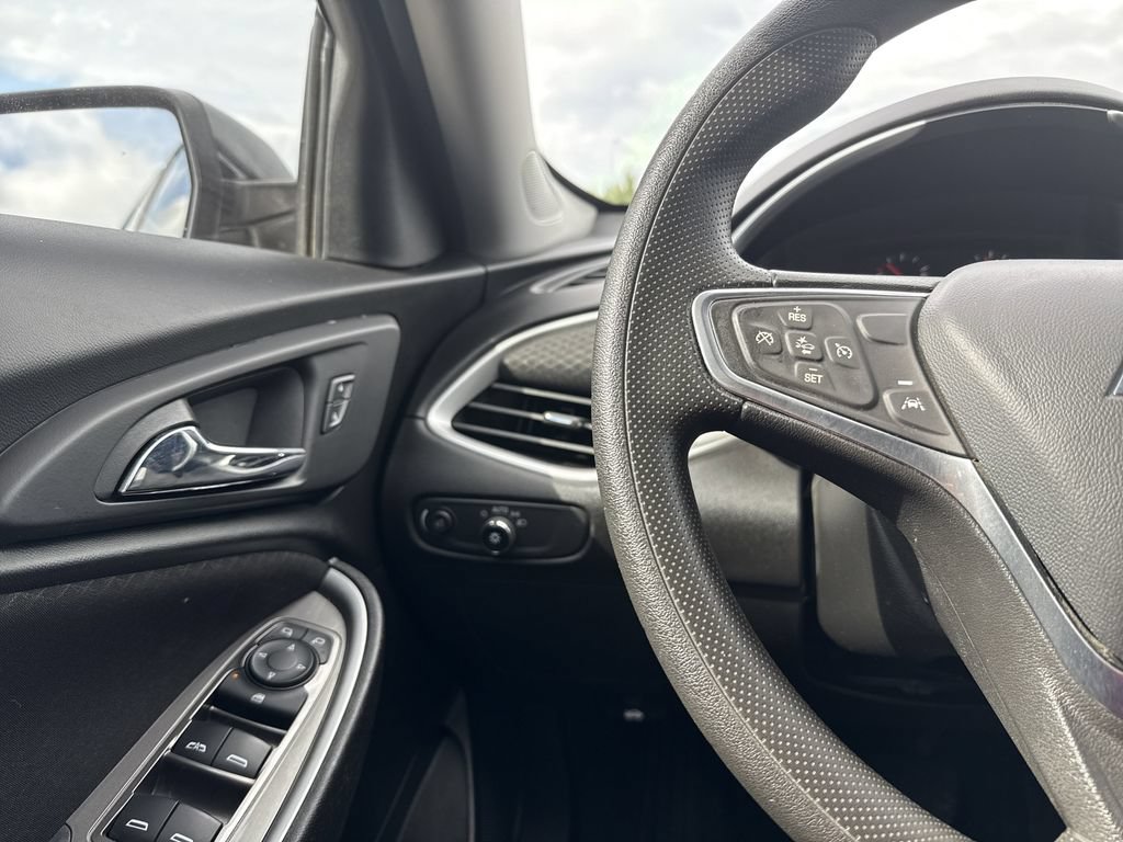 Used 2023 Chevrolet Malibu LT FWD image 16