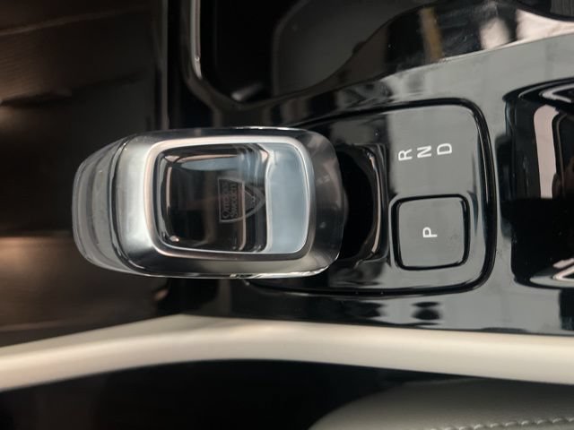 New 2026 Volvo XC40 B5 Ultra w/ Climate Package AWD/4WD image 14