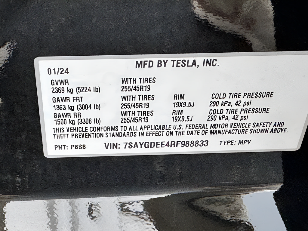 Used 2024 Tesla Model Y Long Range AWD/4WD image 39