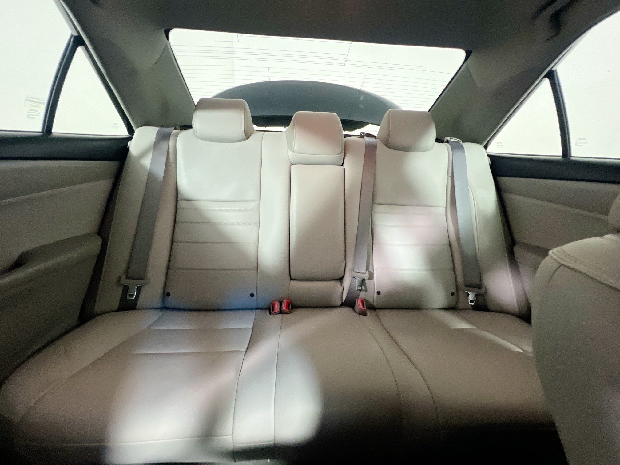 Used 2016 Toyota Camry XLE w/ Advanced Technology Package FWD image 32