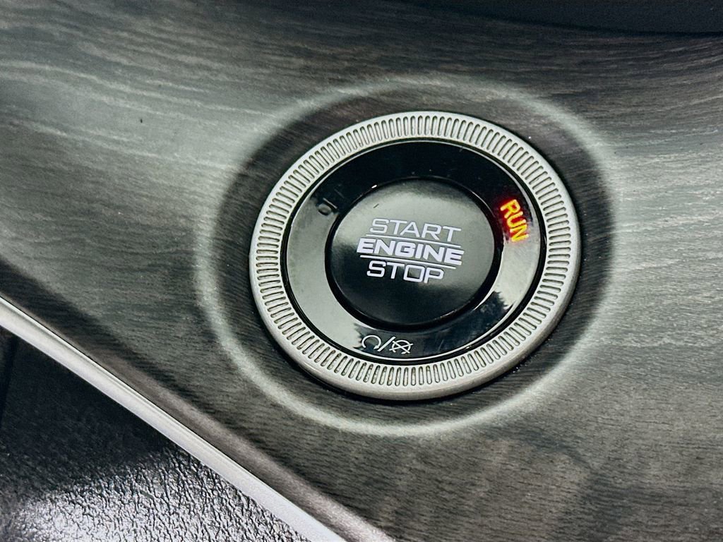 Certified 2024 Jeep Grand Cherokee L Limited w/ Luxury Tech Group II image 24