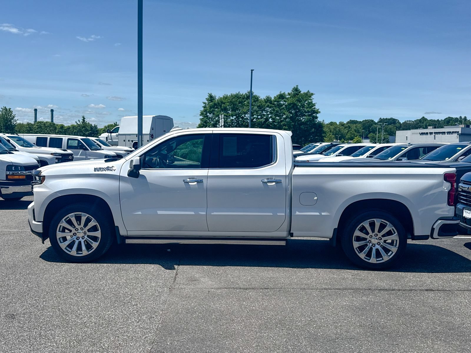 Certified 2019 Chevrolet Silverado 1500 High Country w/ Technology Package AWD/4WD image 4