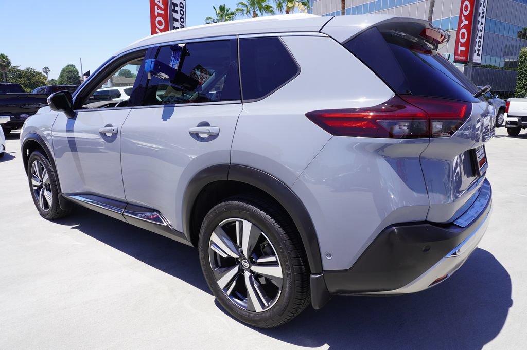 Used 2021 Nissan Rogue Platinum FWD image 5