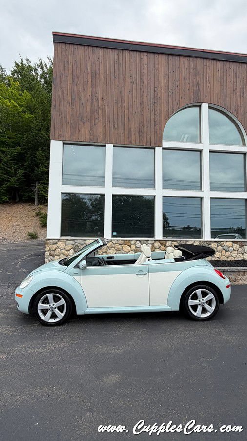 Used 2010 Volkswagen Beetle Final Edition FWD image 29