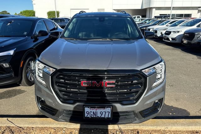 Used 2023 GMC Terrain SLT w/ Elevation Edition FWD image 3