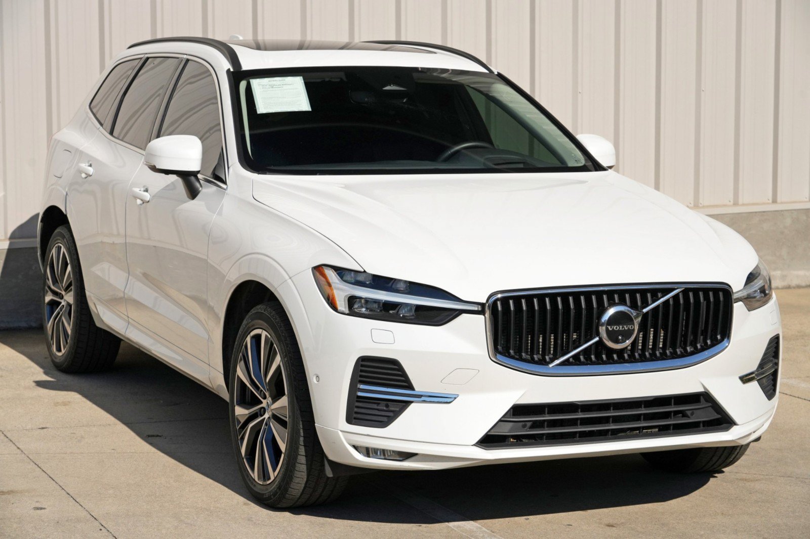 Used 2022 Volvo XC60 B5 Momentum w/ Advanced Package AWD/4WD image 56