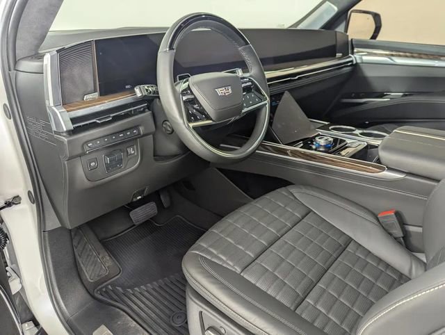 Used 2025 Cadillac Escalade Sport Platinum image 14