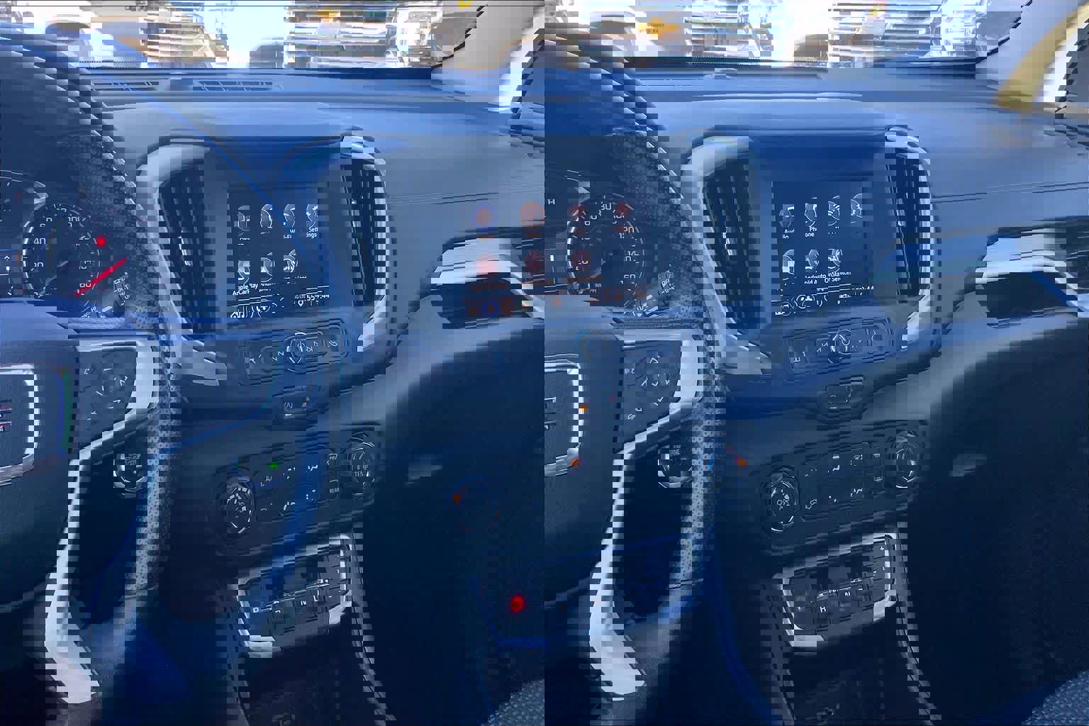 Used 2024 GMC Terrain SLE image 7