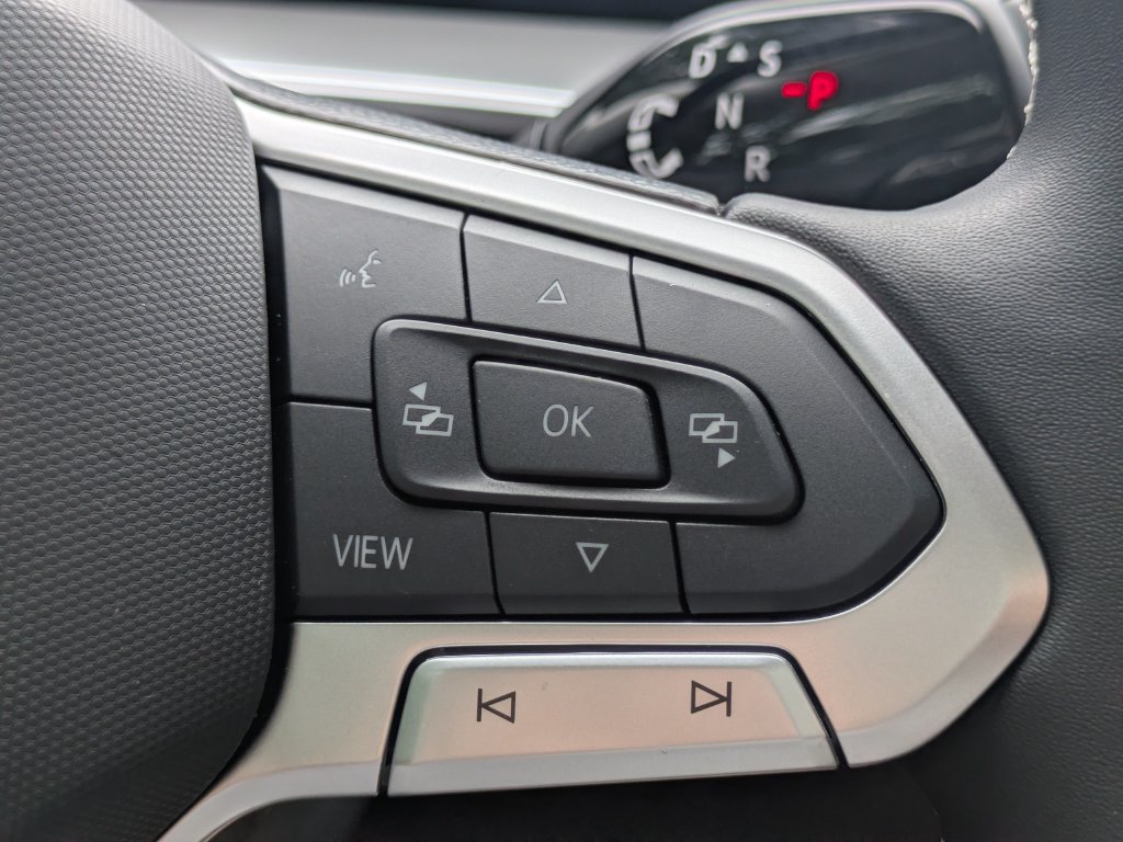 Certified 2025 Volkswagen Tiguan SE AWD/4WD image 26