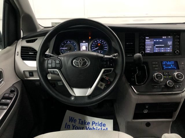Used 2018 Toyota Sienna LE AWD/4WD image 15