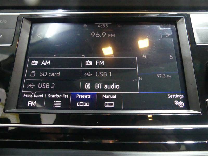 Used 2024 Volkswagen Jetta SE FWD image 41
