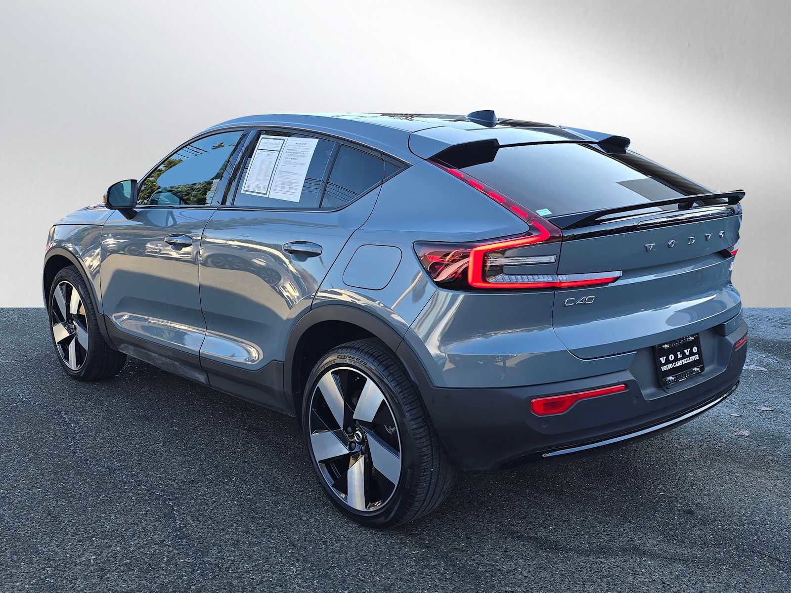 Certified 2023 Volvo C40 P8 Recharge Ultimate image 5