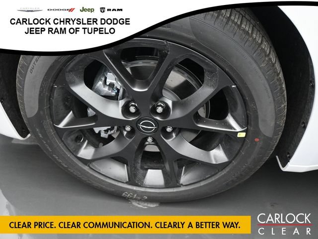 New 2026 Chrysler Pacifica Limited w/ Uconnect Theater Family Group FWD image 53