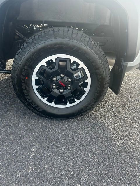 Used 2024 Toyota Tacoma TRD Off-Road w/ TRD Off Road Upgrade Package image 8