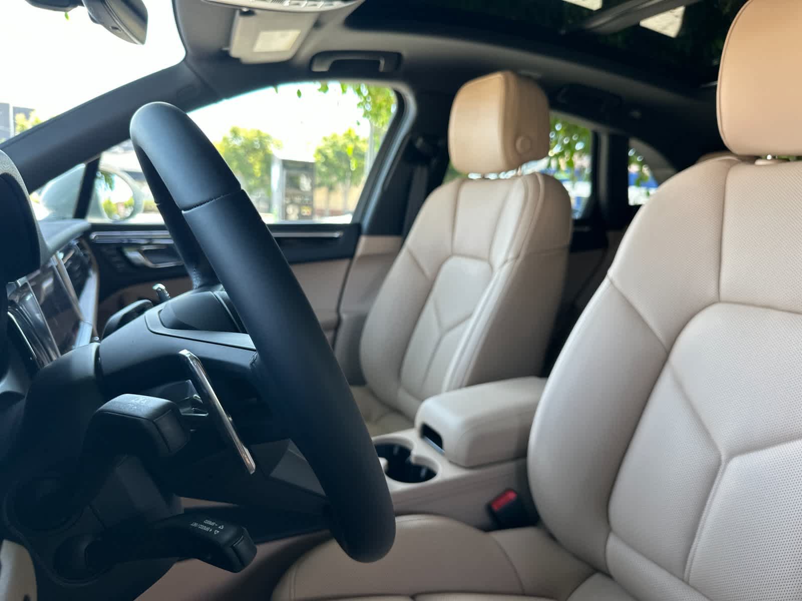 New 2026 Porsche Macan AWD/4WD image 5