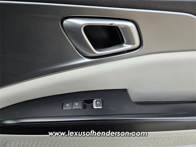 Used 2024 Kia Carnival LX image 18