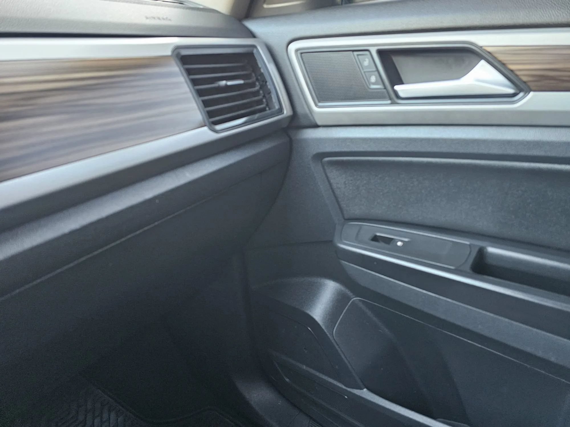 Used 2021 Volkswagen Atlas SE w/ Panoramic Sunroof Package FWD image 28