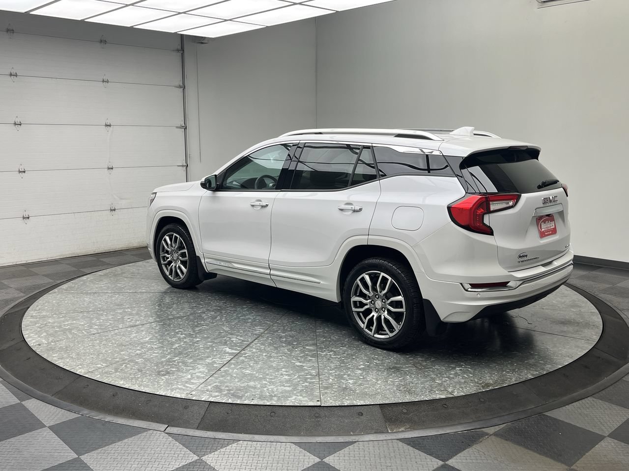 Certified 2024 GMC Terrain Denali w/ Denali Premium Package AWD/4WD image 2