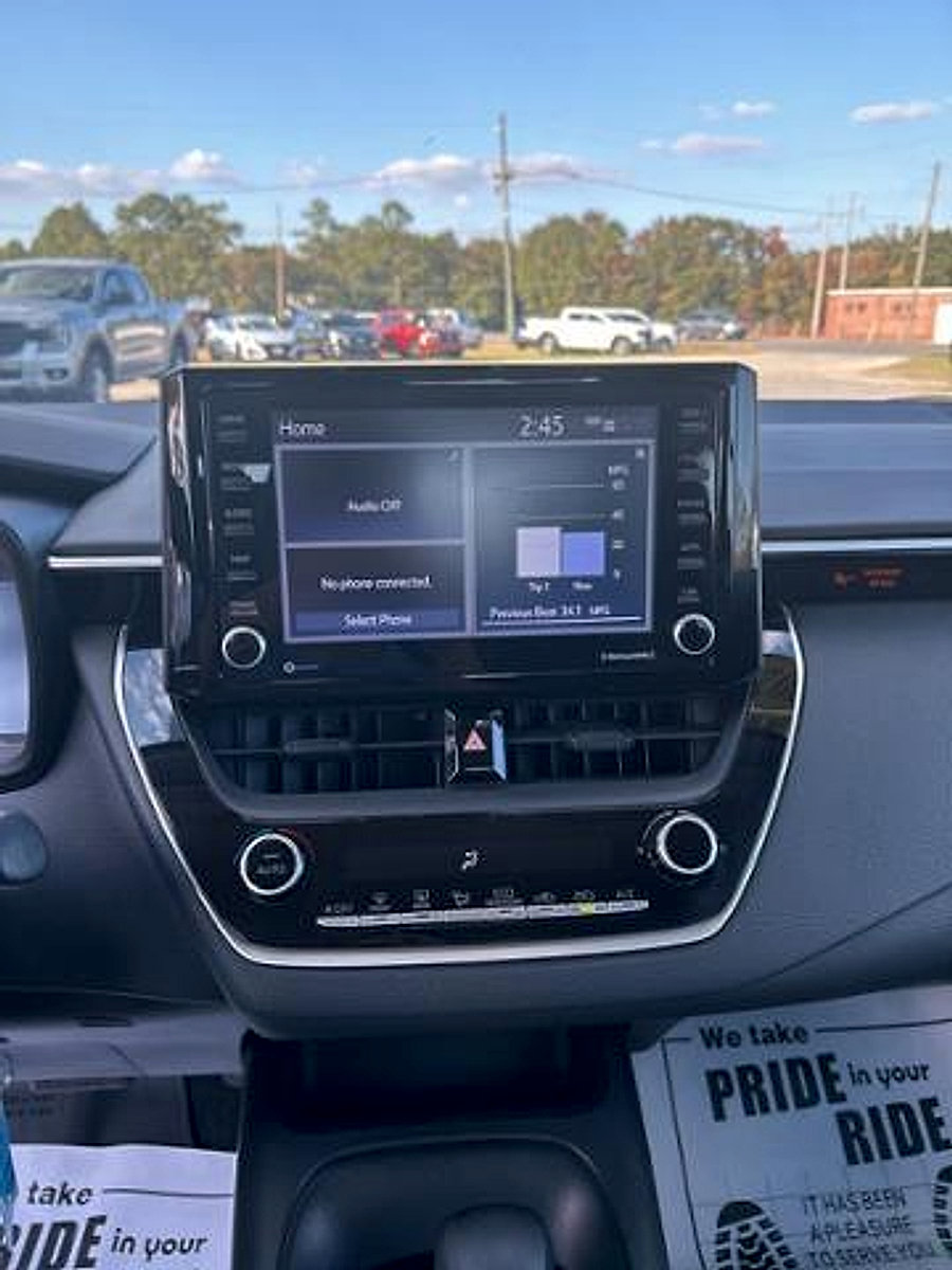 Used 2022 Toyota Corolla LE image 17