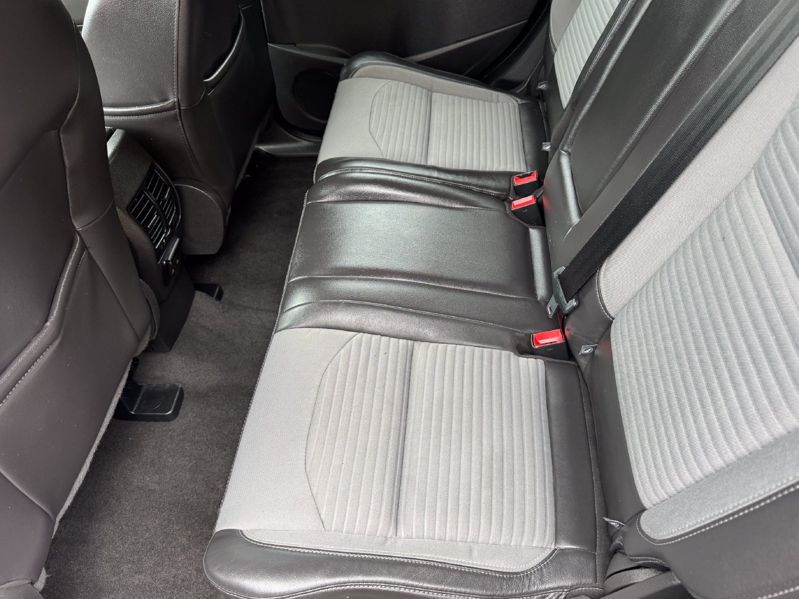 Used 2017 Ford Escape Titanium AWD/4WD image 18