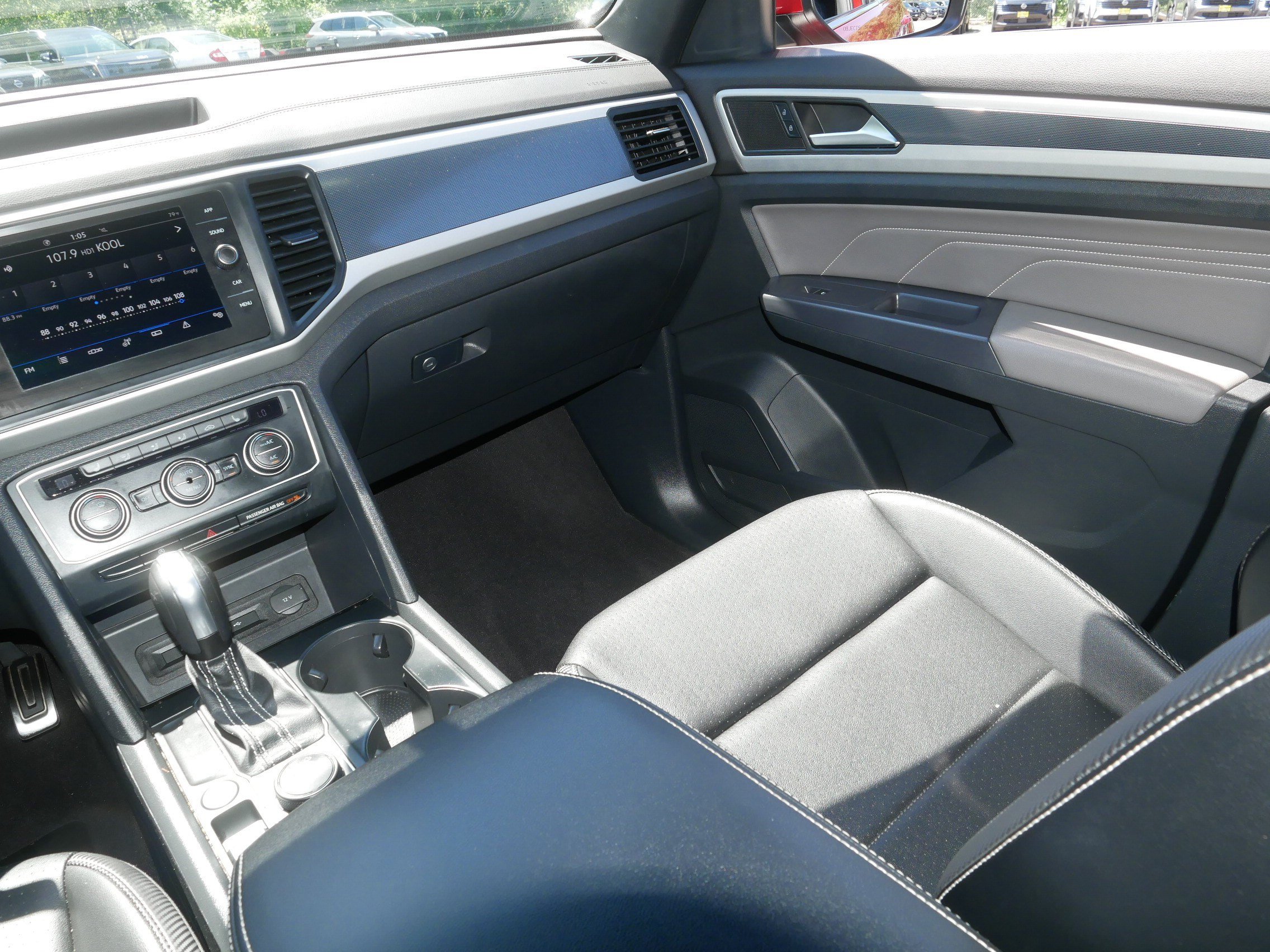 Used 2021 Volkswagen Atlas Cross Sport SE w/ Panoramic Sunroof Package AWD/4WD image 11
