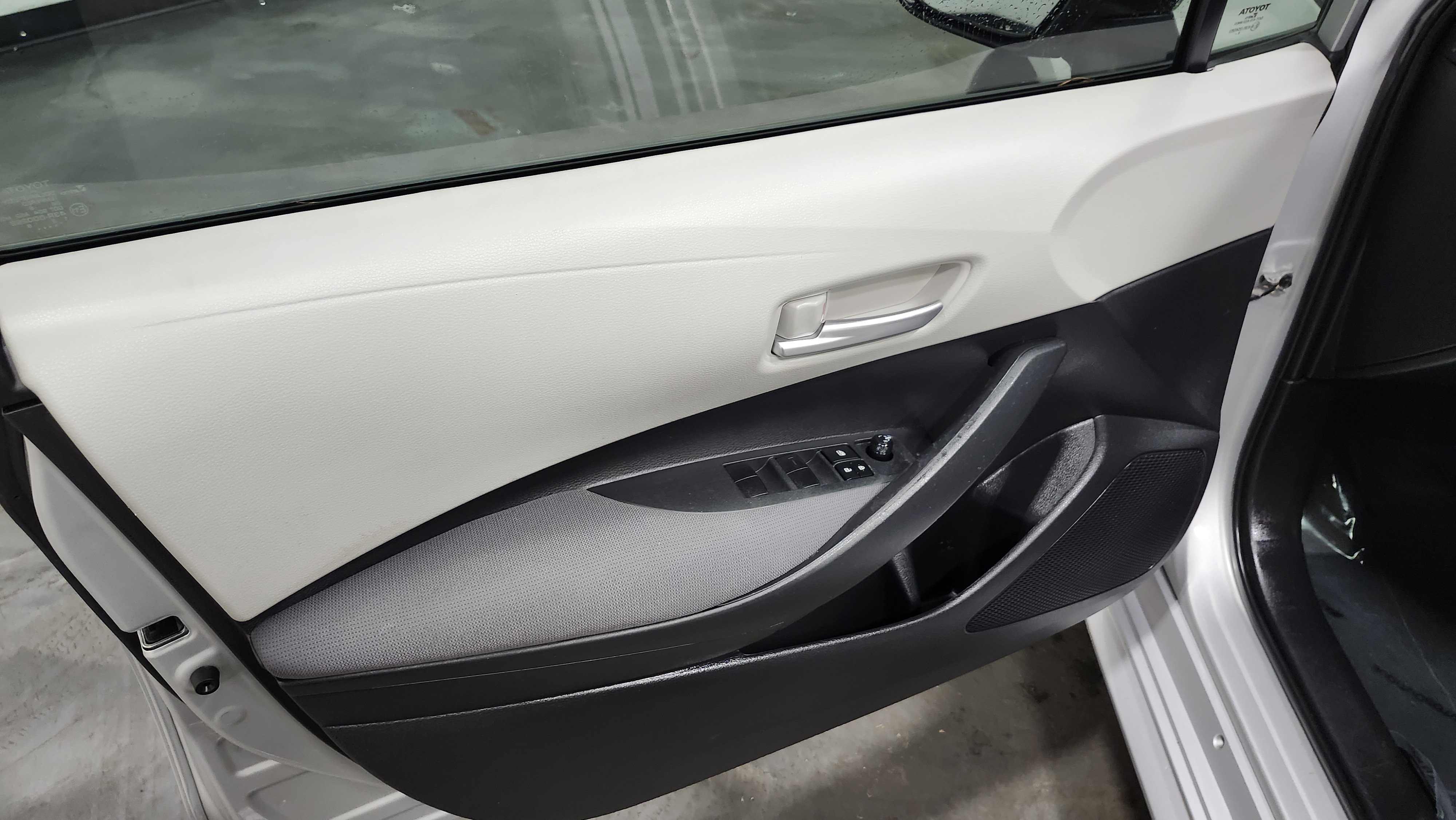 Used 2020 Toyota Corolla LE image 20