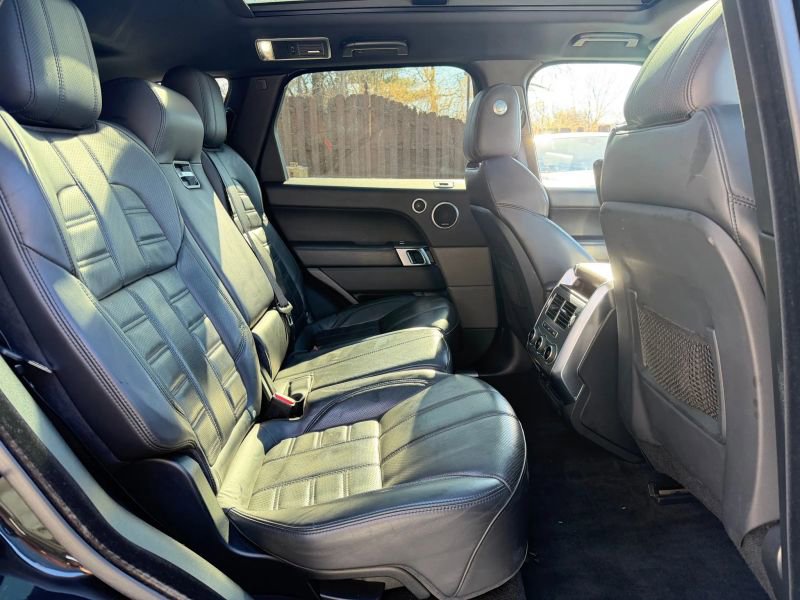 Used 2017 Land Rover Range Rover Sport HSE Dynamic image 25