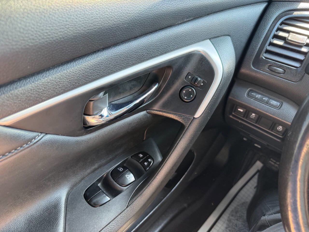 Used 2018 Nissan Altima 2.5 SL FWD image 49