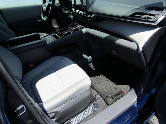 Used 2022 Toyota Sienna LE AWD/4WD image 12