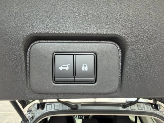 Used 2026 Nissan Rogue SV FWD image 36