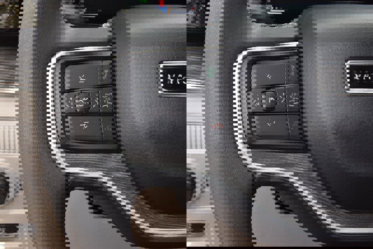 Used 2022 Jeep Wagoneer Series III w/ Rear Seat Video Group 1 image 25