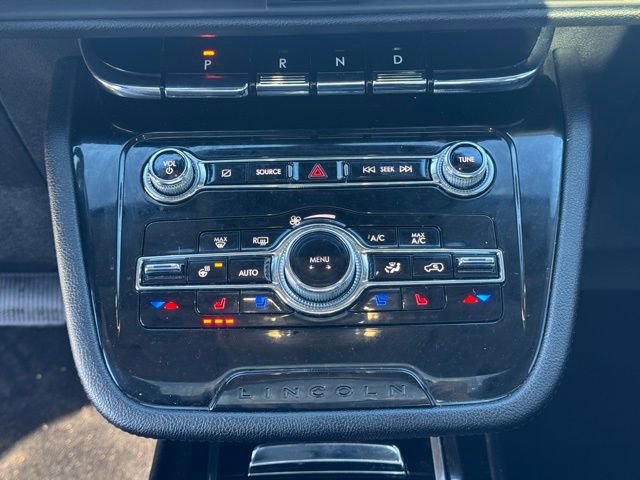 Used 2022 Lincoln Corsair Standard w/ Premium Package image 18