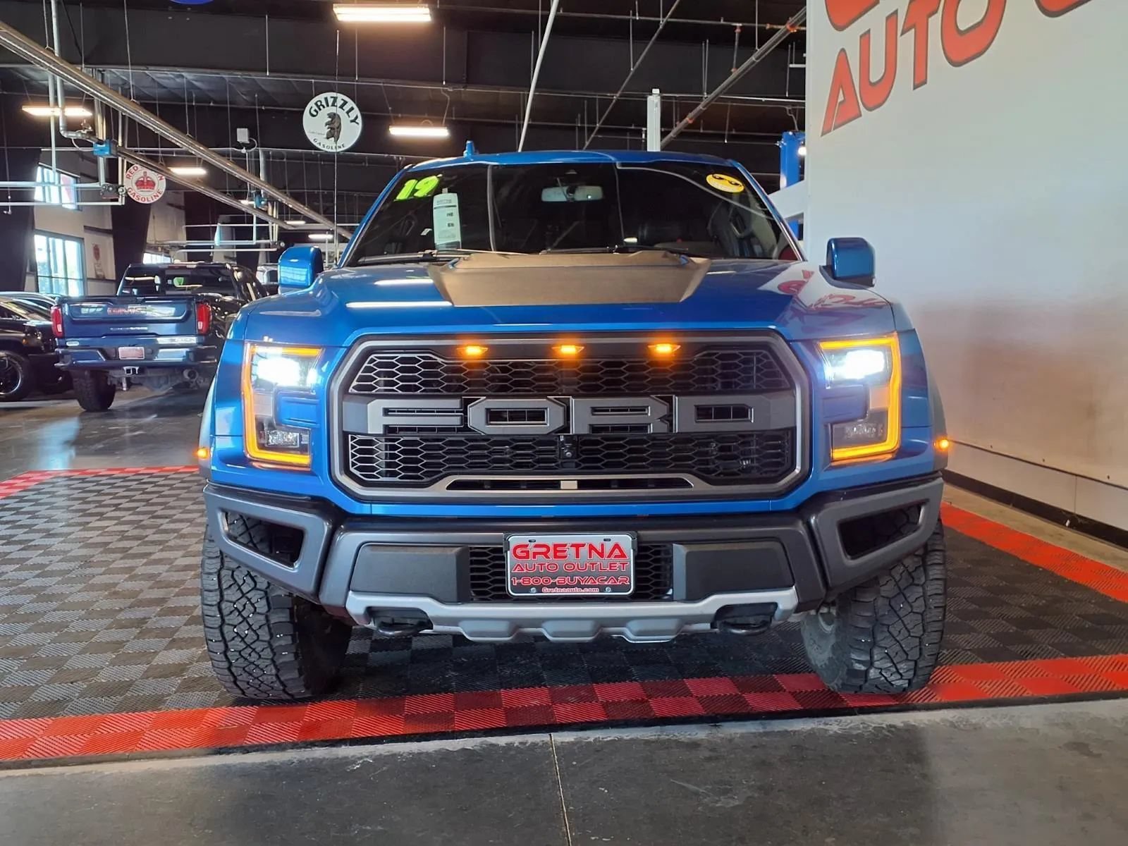 Used 2019 Ford F150 Raptor w/ Equipment Group 802A Luxury AWD/4WD image 2