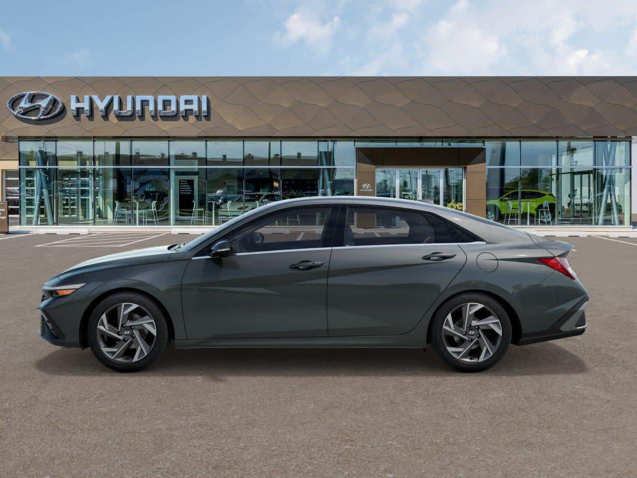 Used 2025 Hyundai Elantra Limited FWD image 3