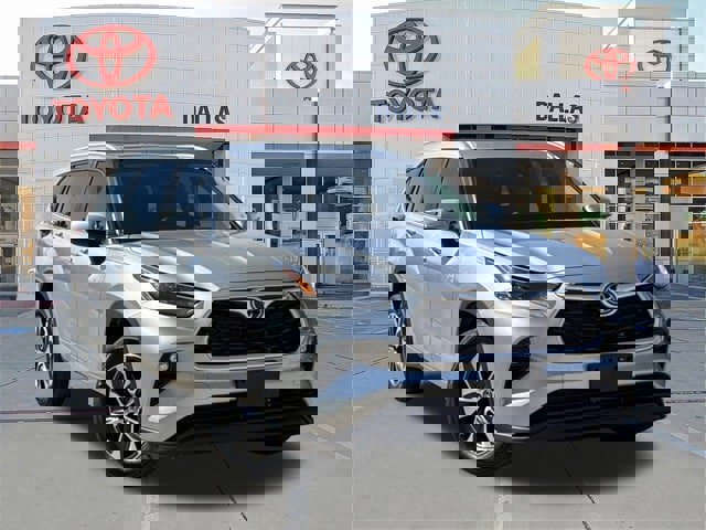 Used 2023 Toyota Highlander XLE