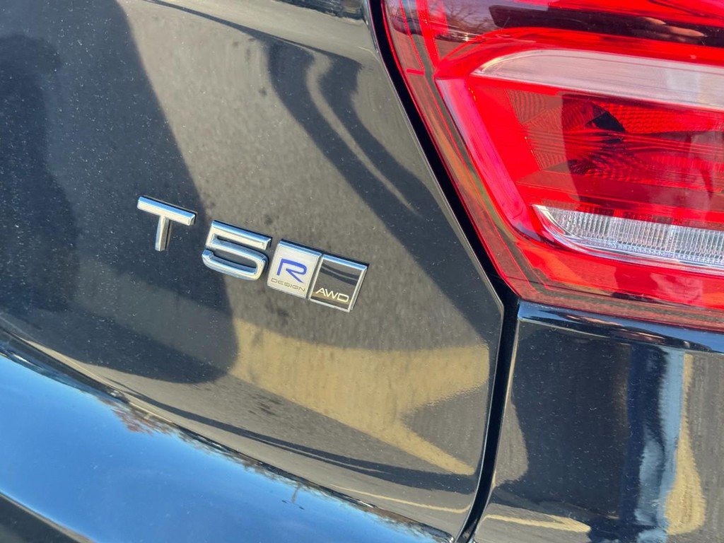 Used 2020 Volvo XC40 T5 R-Design image 6