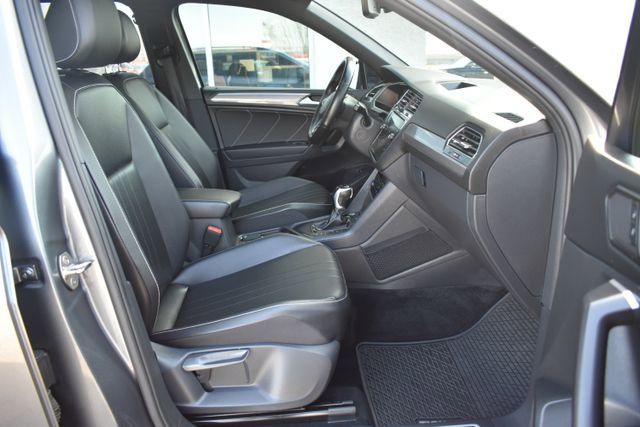 Used 2022 Volkswagen Tiguan SE R-Line image 43