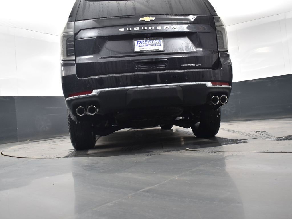 Used 2025 Chevrolet Suburban Premier image 26