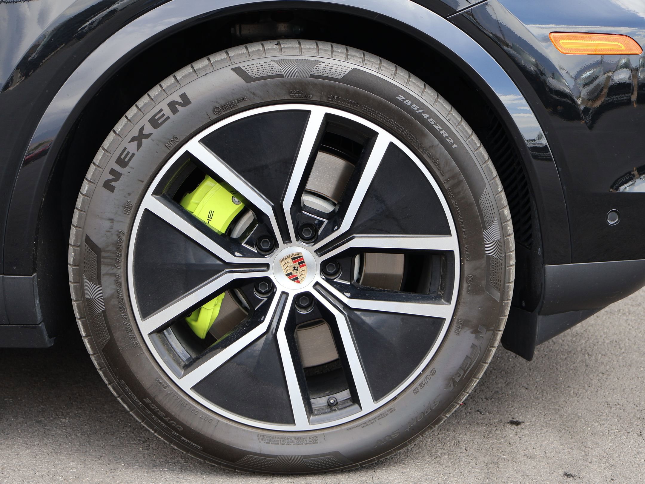 Used 2025 Porsche Cayenne E-Hybrid image 29