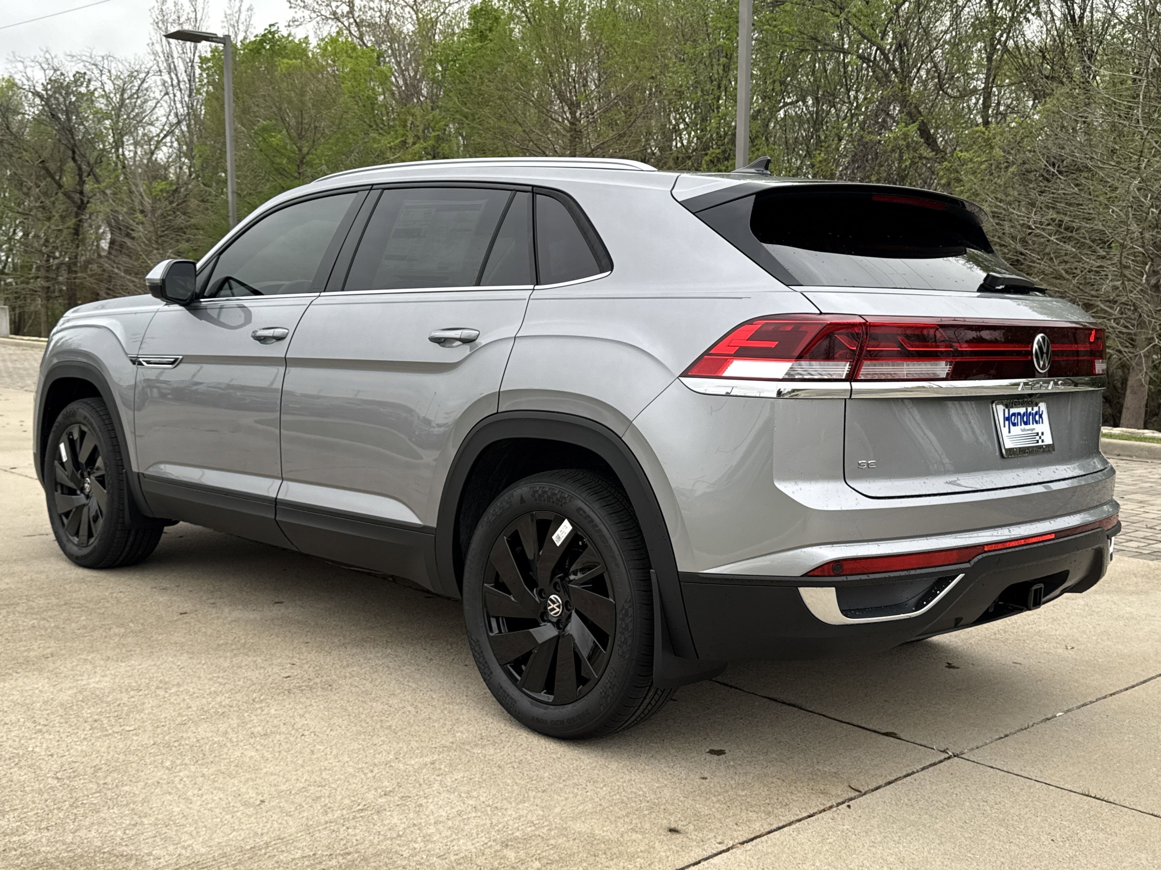 Certified 2026 Volkswagen Atlas Cross Sport SE FWD image 33