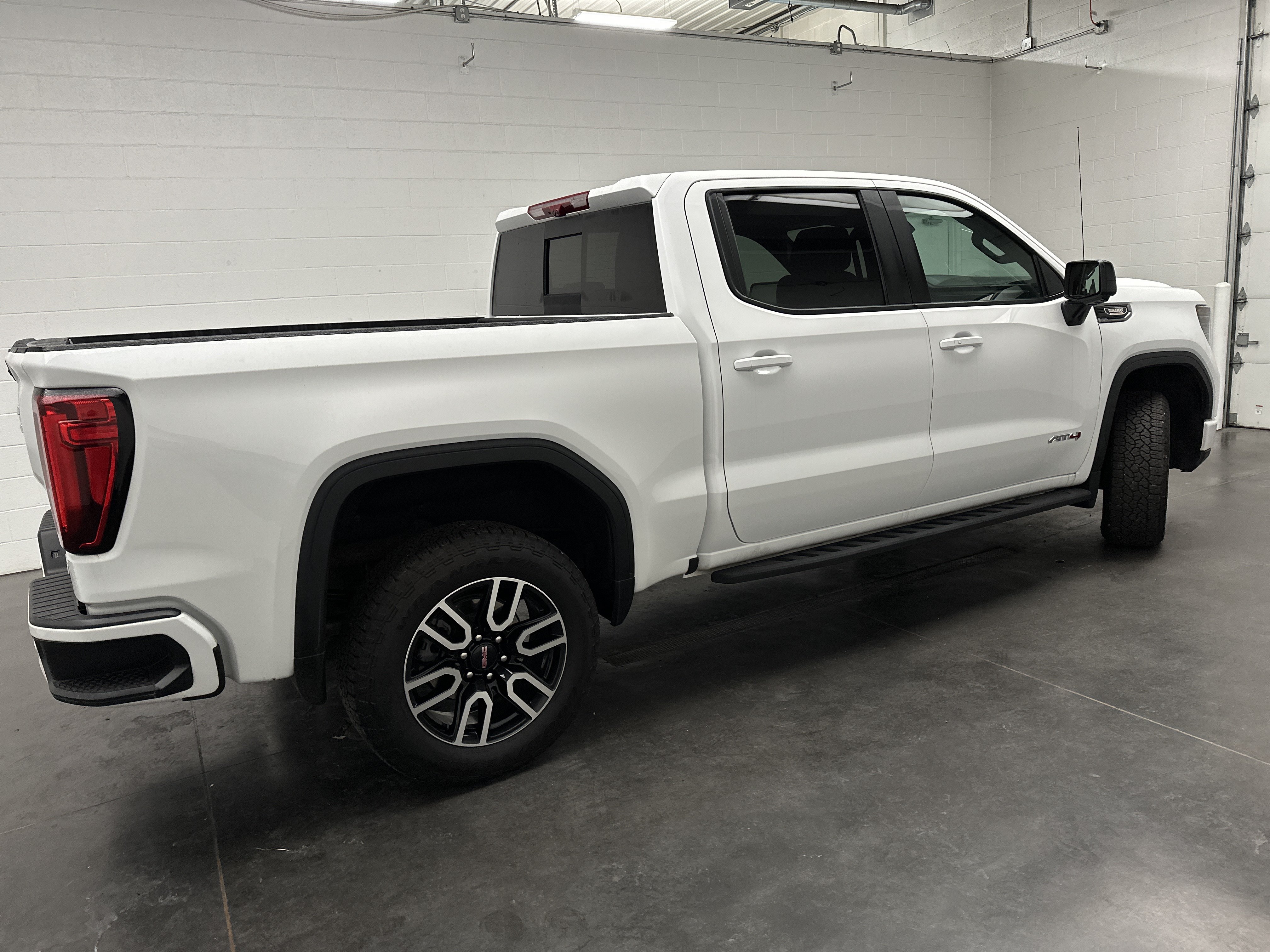 Used 2026 GMC Sierra 1500 AT4 w/ AT4 Premium Package AWD/4WD image 11