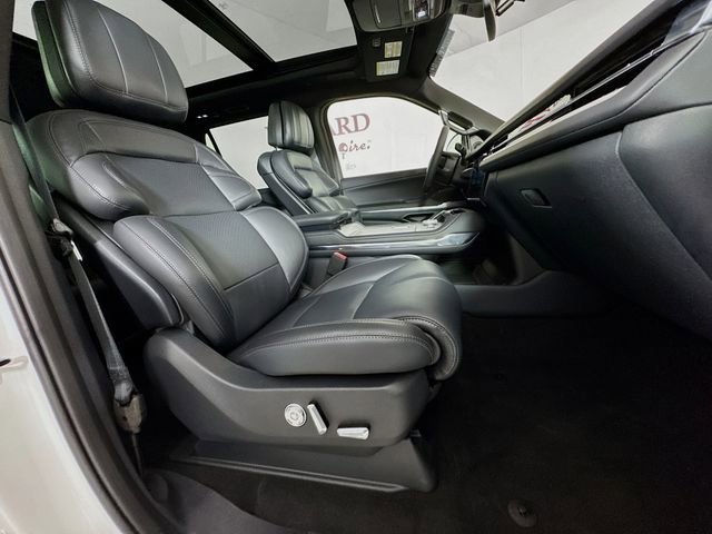 New 2025 Lincoln Navigator Reserve w/ Jet Appearance Package image 31