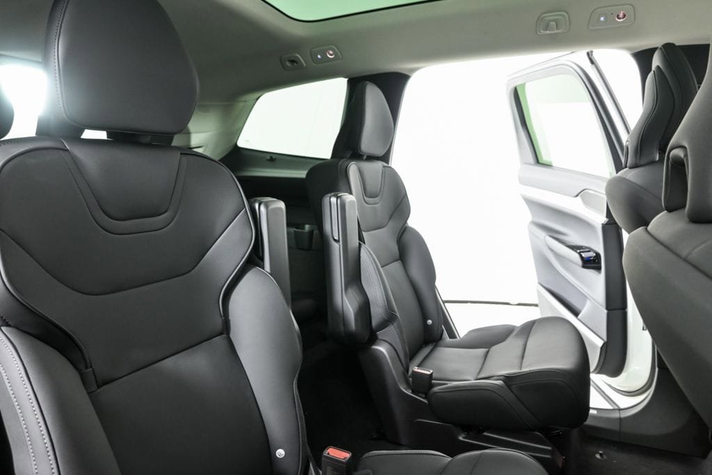 New 2025 Volvo EX90 Plus w/ Protection Package Premier AWD/4WD image 22