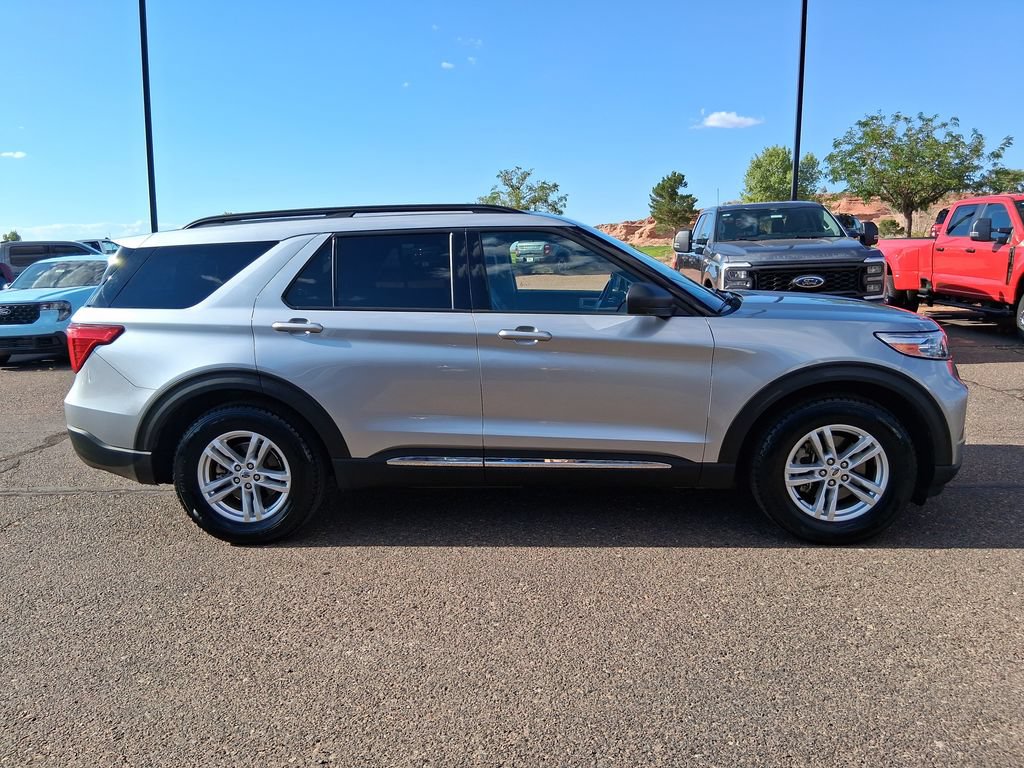 Used 2023 Ford Explorer XLT w/ Equipment Group 202A RWD image 6