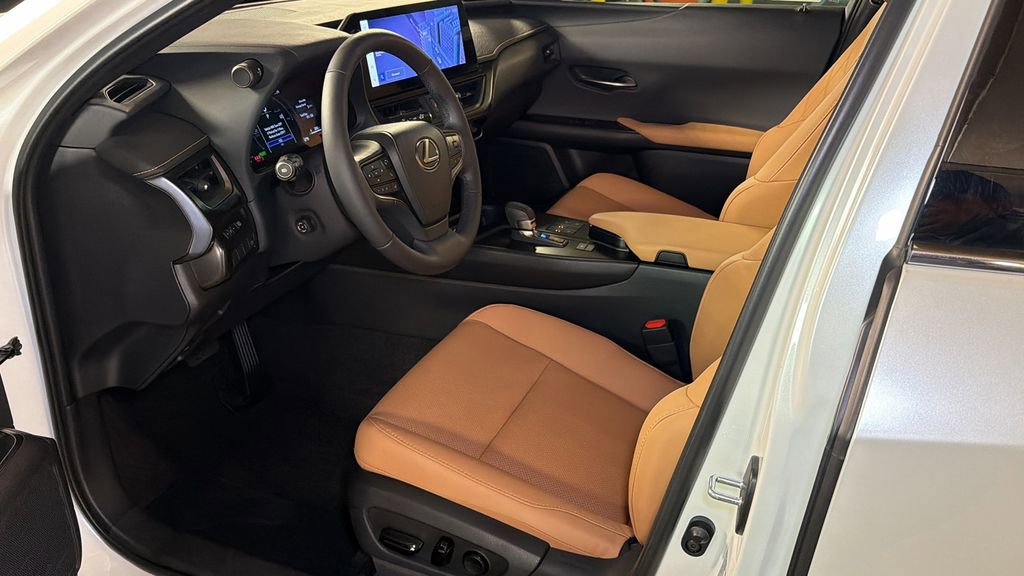 Used 2025 Lexus UX 300h AWD w/ Accessory Package (Z1) image 28